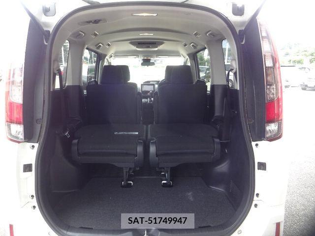Toyota NOAH 2016-02 351227-3