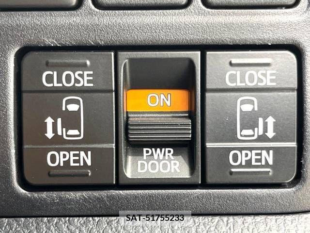 Toyota NOAH 2017-12 279468-4