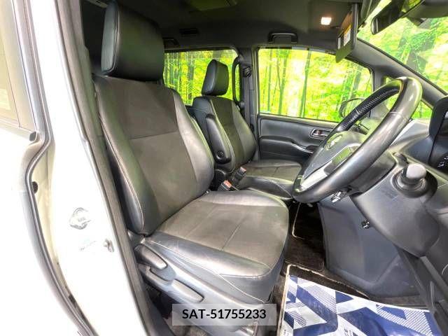 Toyota NOAH 2017-12 279468-8