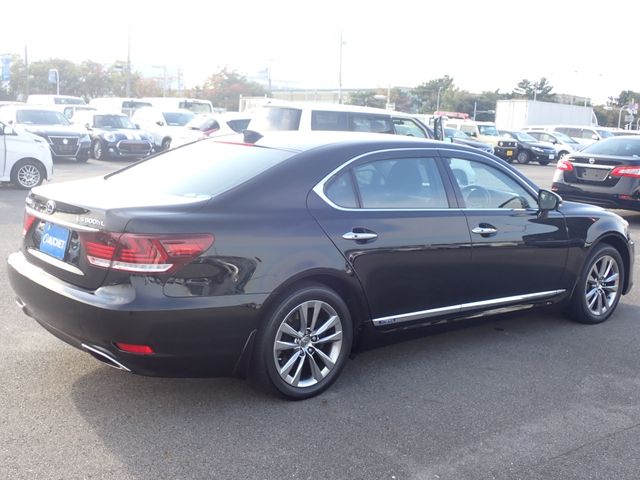 Lexus LS 2016-11 187301-7