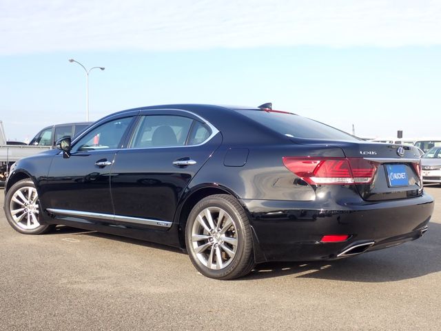 Lexus LS 2016-11 187301-2