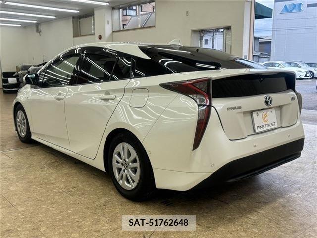 Toyota PRIUS 2017-12 380653-17