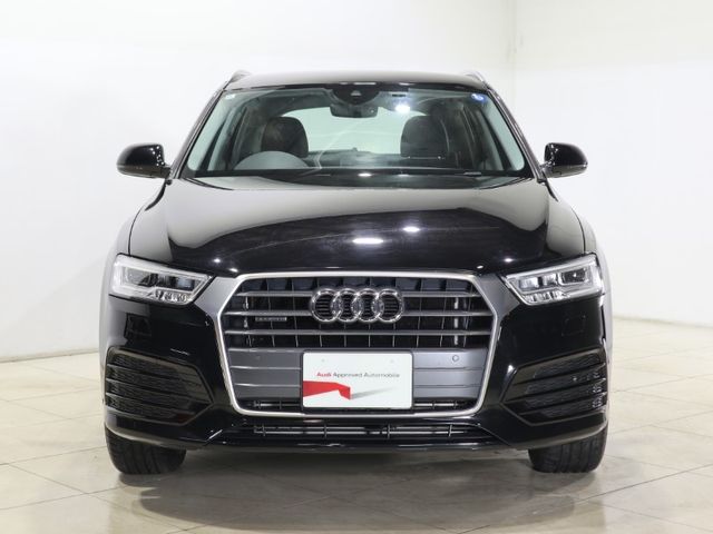 Audi Q3 2018-11 26820-1