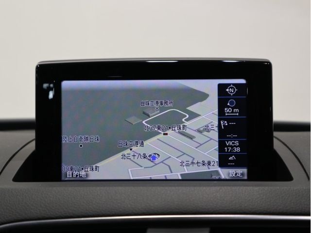 Audi Q3 2018-11 26820-12