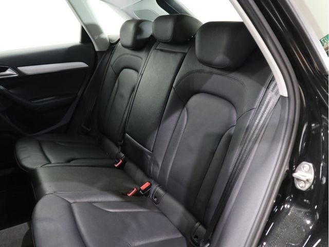 Audi Q3 2018-11 26820-17