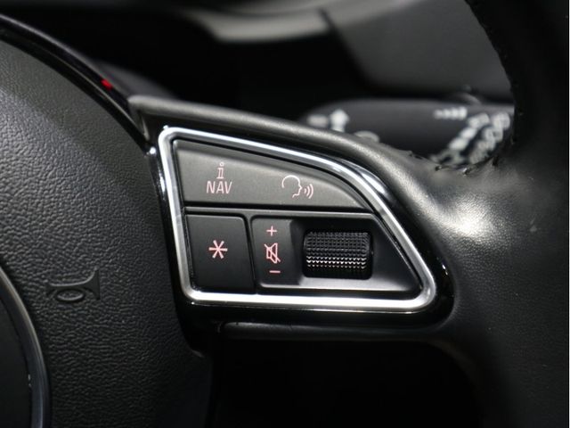 Audi Q3 2018-11 26820-22