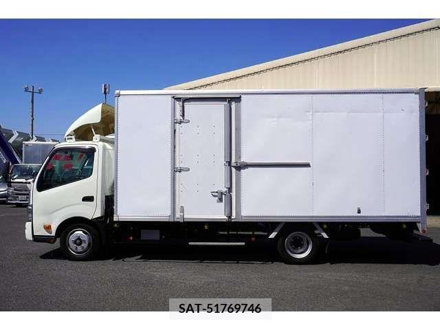 Hino DUTRO 2017-03 372582-2
