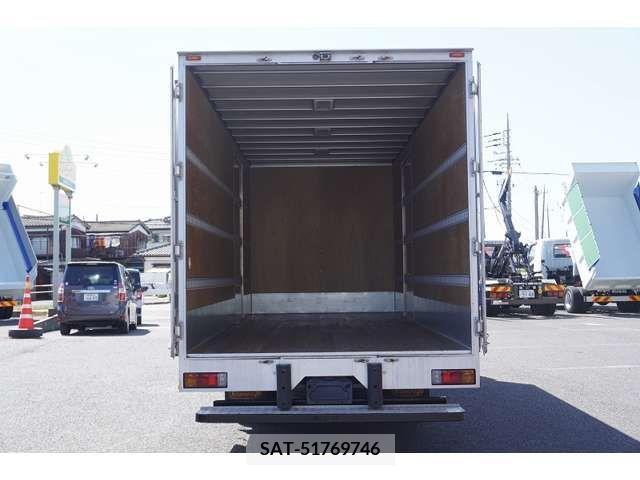 Hino DUTRO 2017-03 372582-17