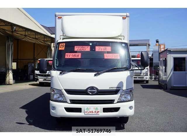 Hino DUTRO 2017-03 372582-1