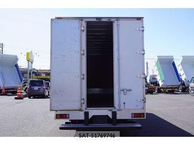 Hino DUTRO 2017-03 372582-16