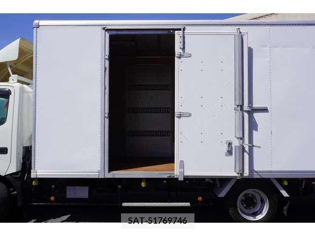 Hino DUTRO 2017-03 372582-15