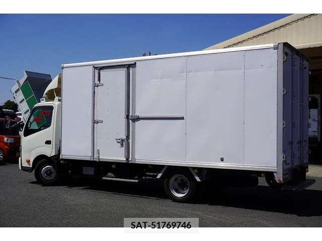 Hino DUTRO 2017-03 372582-6
