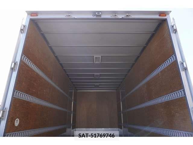 Hino DUTRO 2017-03 372582-19