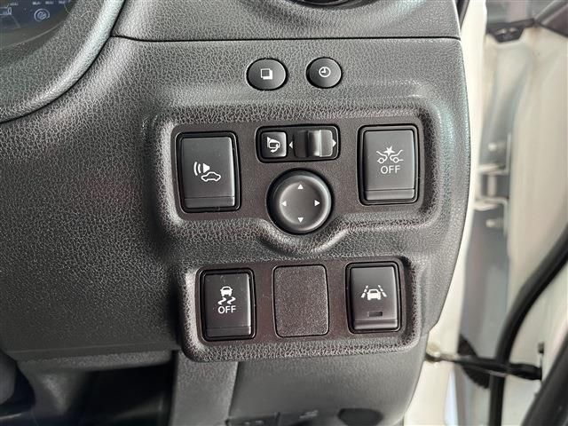 Nissan NOTE 2017-02 1526-20