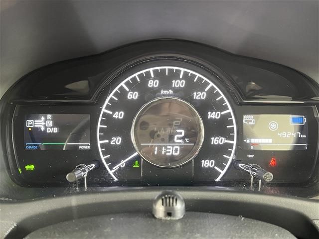 Nissan NOTE 2017-02 1526-27