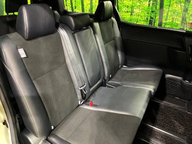 Toyota NOAH 2018-10 193140-9