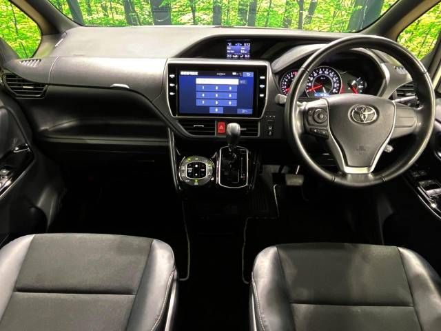 Toyota NOAH 2018-10 193140-1