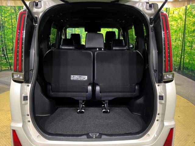 Toyota NOAH 2018-10 193140-11