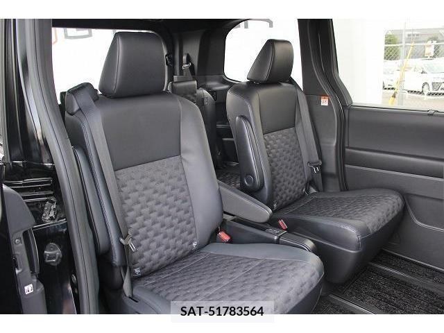 Toyota VOXY 2022-05 386251-14
