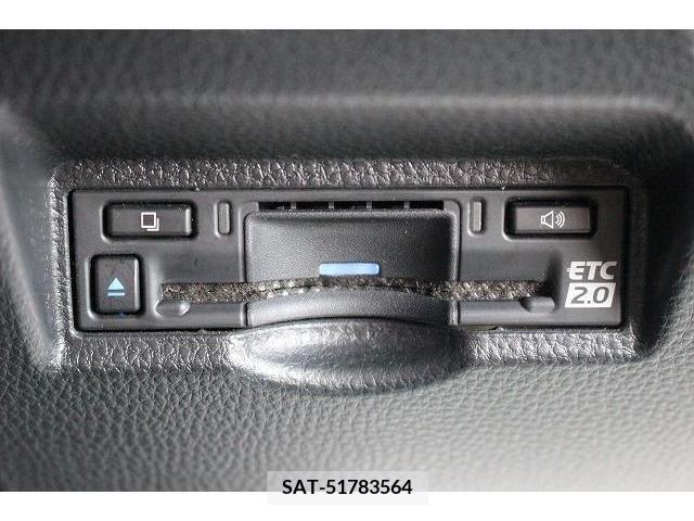 Toyota VOXY 2022-05 386251-3