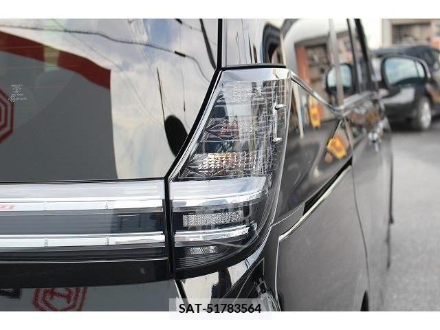 Toyota VOXY 2022-05 386251-11