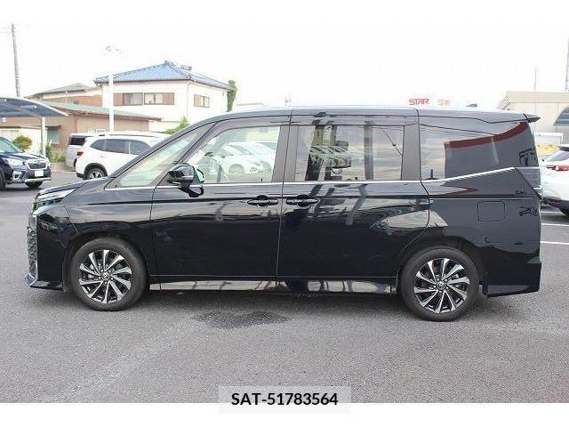 Toyota VOXY 2022-05 386251-9