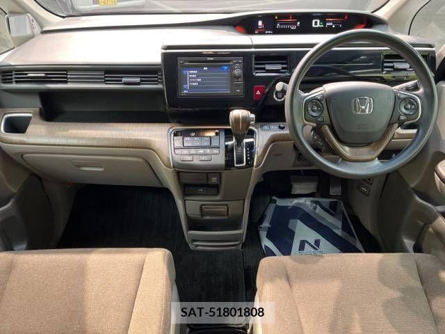 Honda STEP WGN 2018-03 286084-1