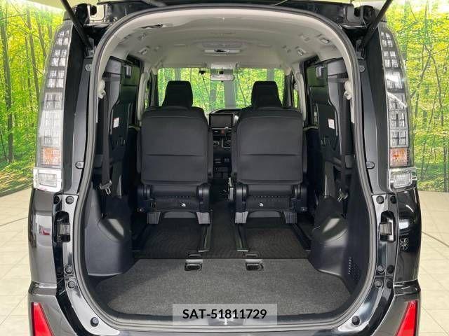 Toyota VOXY 2015-04 331473-11