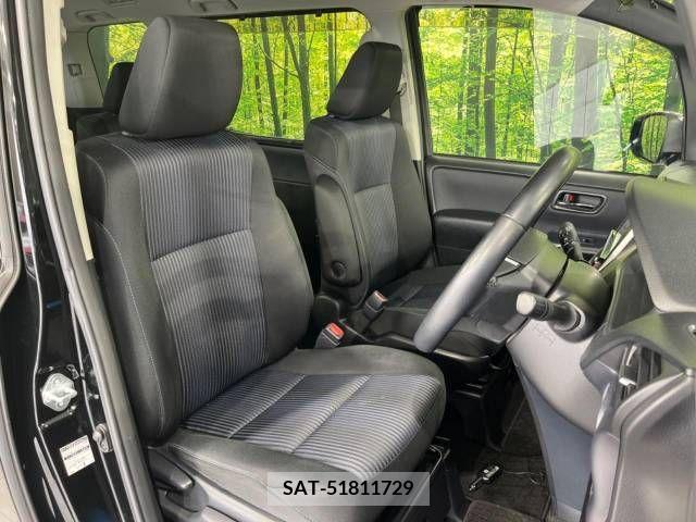 Toyota VOXY 2015-04 331473-8