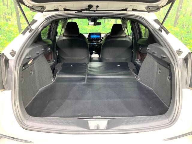 Toyota C-HR 2017-02 182501-10