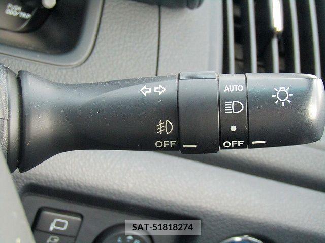 Toyota SAI 2015-11 367570-21