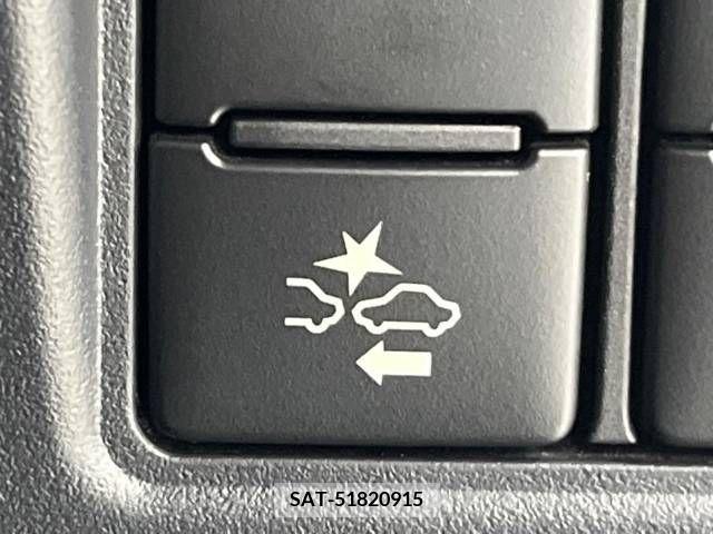 Toyota VOXY 2018-06 370340-3