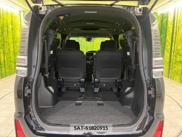 Toyota VOXY 2018-06 370340-11