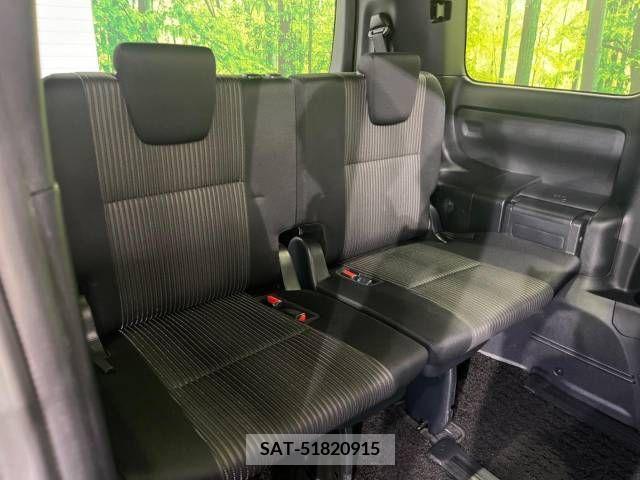 Toyota VOXY 2018-06 370340-10