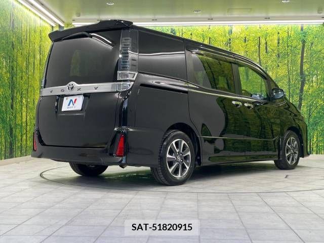 Toyota VOXY 2018-06 370340-18