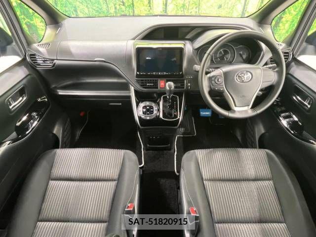 Toyota VOXY 2018-06 370340-1