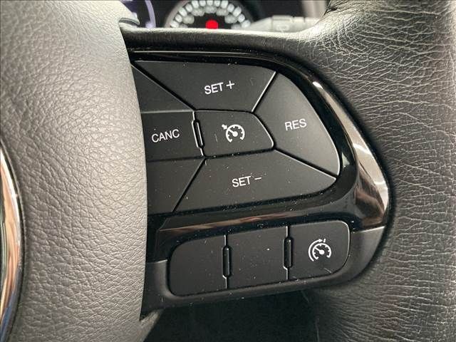 Jeep RENEGADE 2016-10 11218-5
