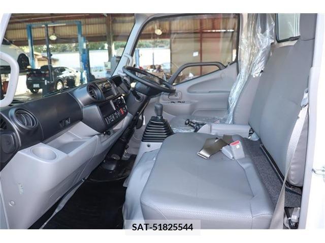 Hino DUTRO 2023-04 255432-7