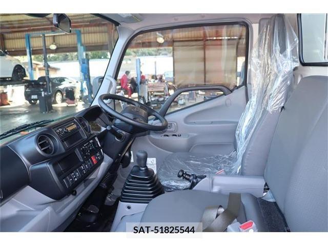 Hino DUTRO 2023-04 255432-2