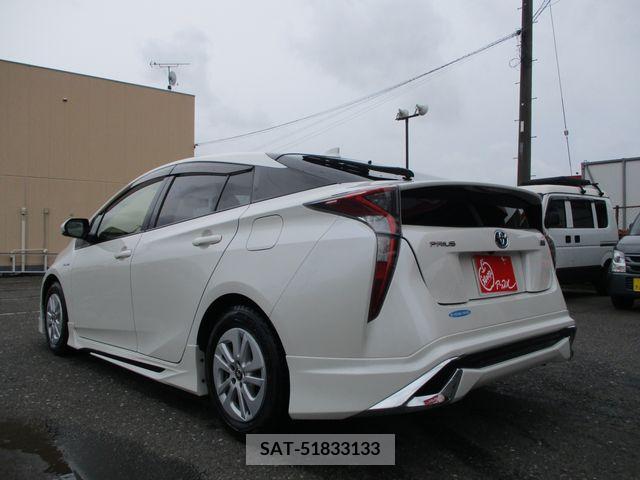 Toyota PRIUS 2018-03 282086-6