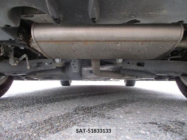Toyota PRIUS 2018-03 282086-10
