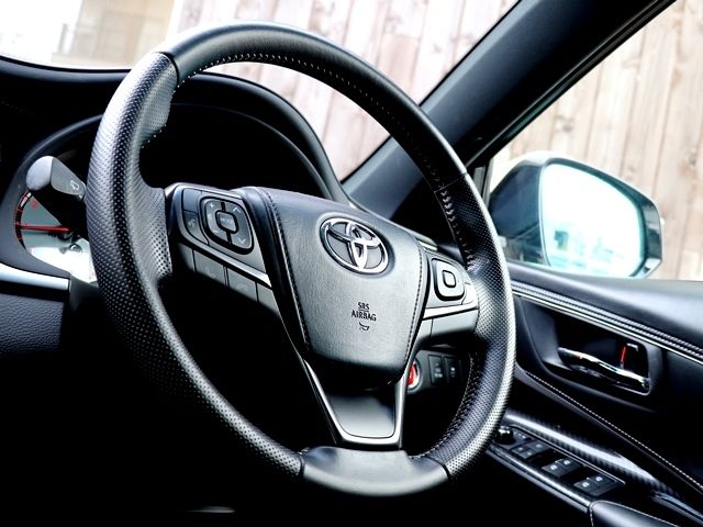 Toyota HARRIER 2016-09 555-15