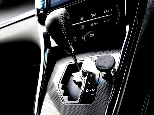 Toyota HARRIER 2016-09 555-20