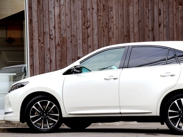 Toyota HARRIER 2016-09 555-8