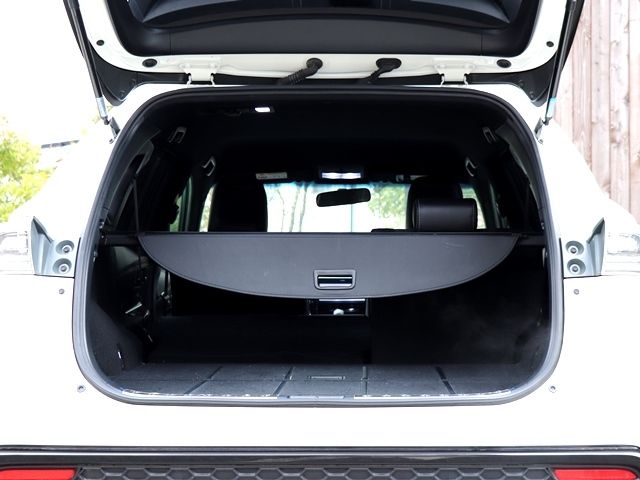 Toyota HARRIER 2016-09 555-28