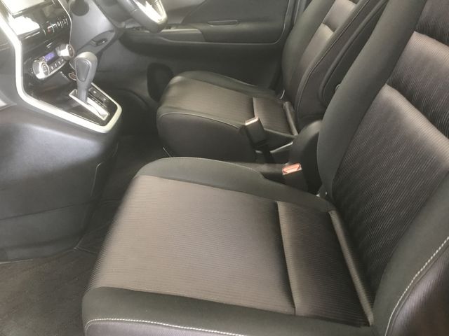 Nissan SERENA 2017-07 193742-22
