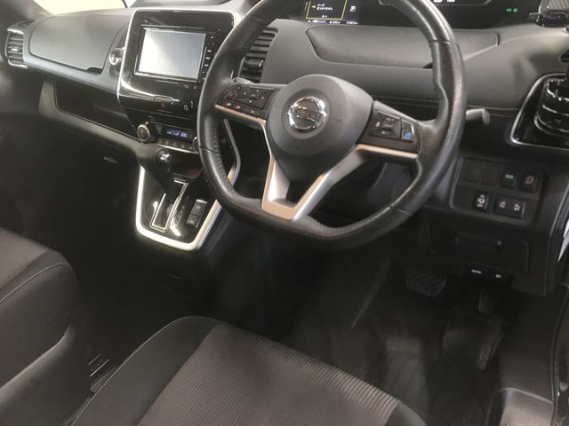 Nissan SERENA 2017-07 193742-12