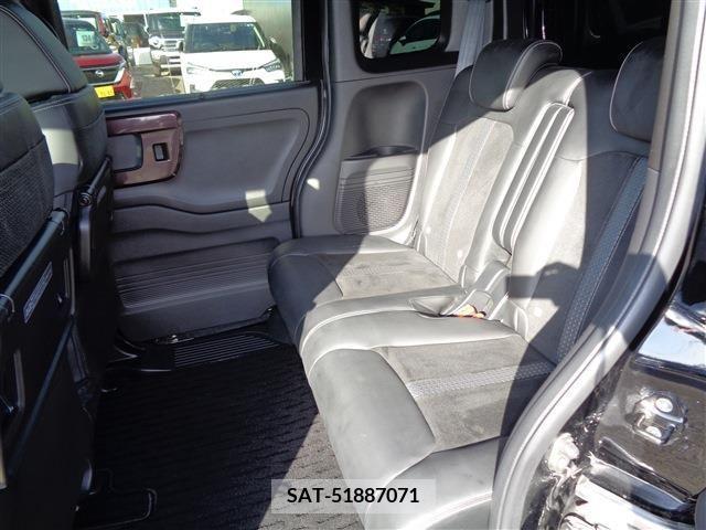 Honda N BOX 2021-05 251045-8