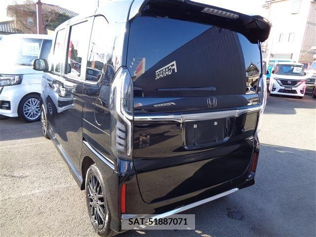 Honda N BOX 2021-05 251045-4