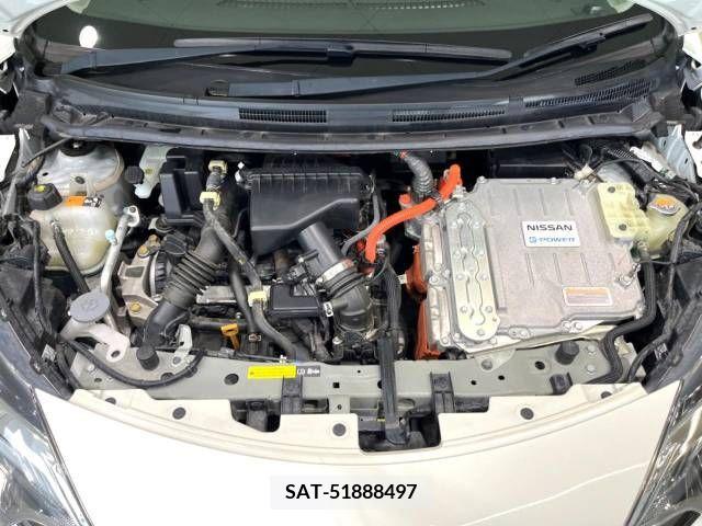 Nissan NOTE 2018-10 305437-18
